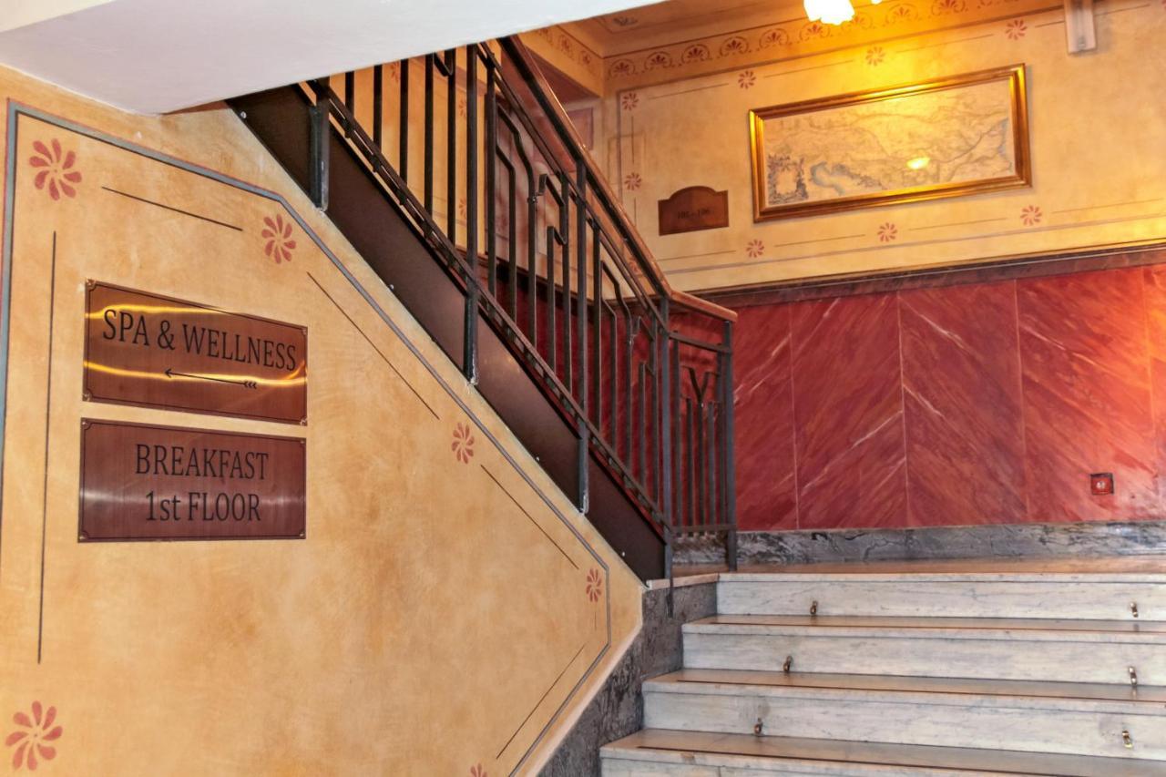 Hotel Meteor Plaza Praga Esterno foto